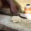 В Эфиопии пекут необычный хлеб из банана